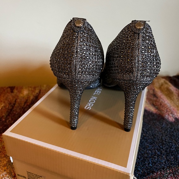 Glitter Chain Mesh Dress Shoe - Picture 2 of 6